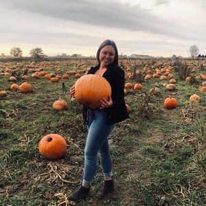 Meet your Posher, Annie